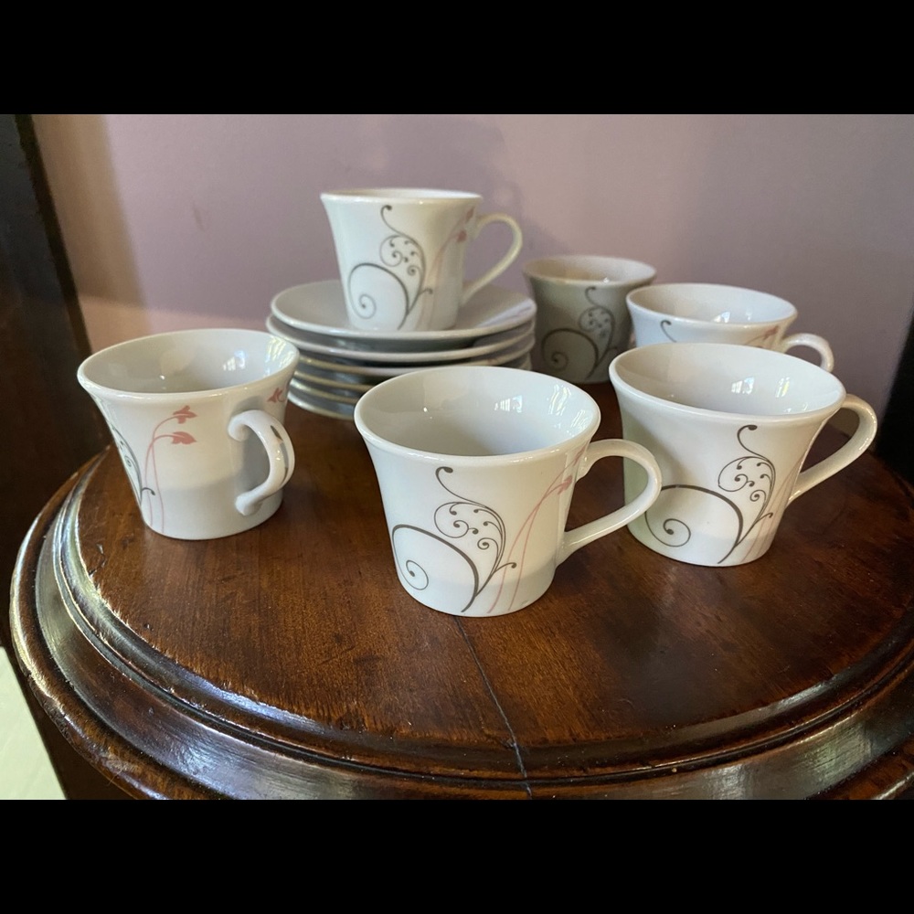 D’Lusso demitasse cups and saucers